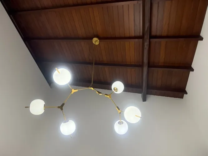 Lustre Moderno com Design Elegante