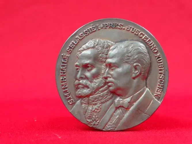 MEDALHA , 1960. Bronze.