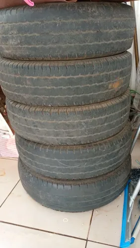 Vendo pneus da Van 205/75/16