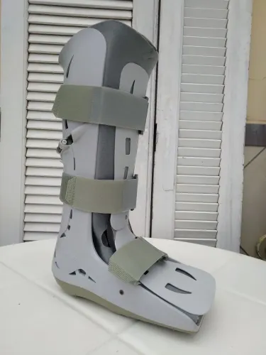 Bota imobilizadora Foam Walker Aircast também. M(38/41) sem bombinha