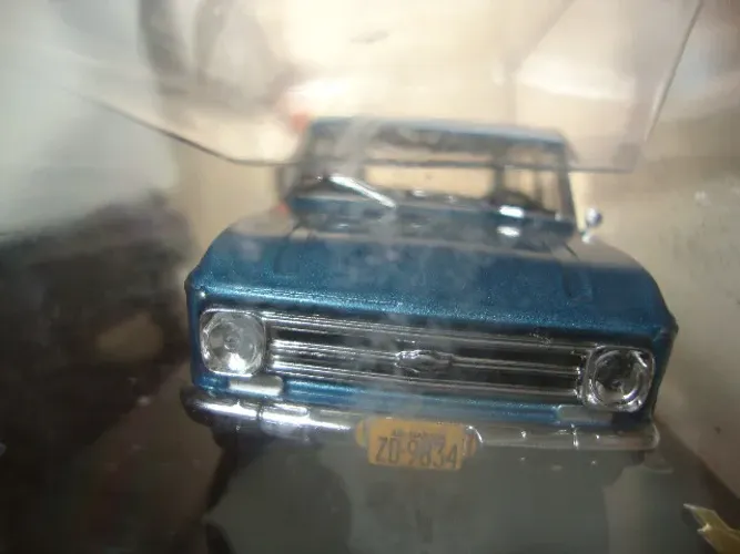 Miniatura Ixo - Salvat - Chevrolet - Veraneio S Luxe 1971 - 1:43 - Importada