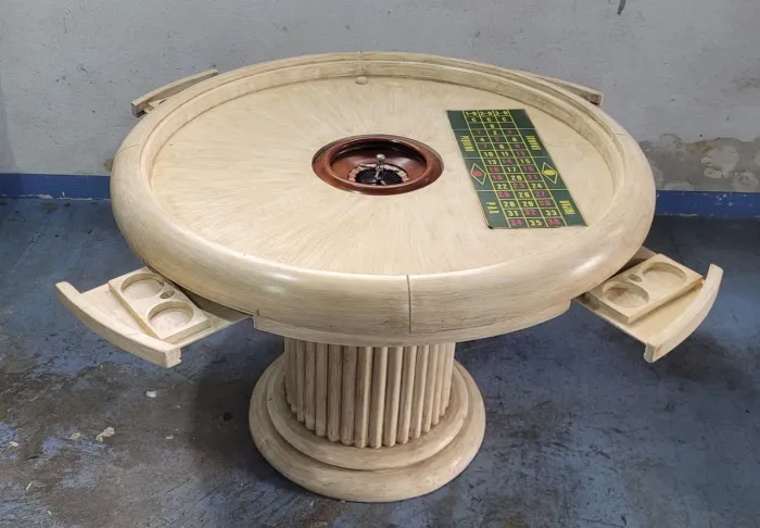 Mesa de jogos c/ 6 cadeiras