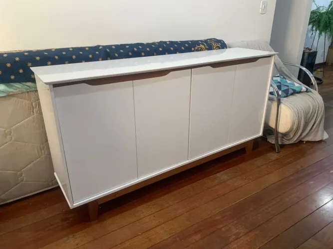 Armário/Aparador Branco com Design Moderno