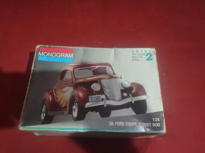Kit monograma 36 Ford coupê street rod 1/24