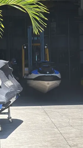 Vendo wake 230 2025 com 1 horas