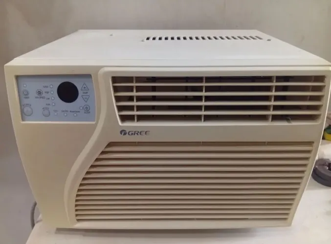 Ar condicionado gree ACJ eletrônico 7000 BTUs convencional.