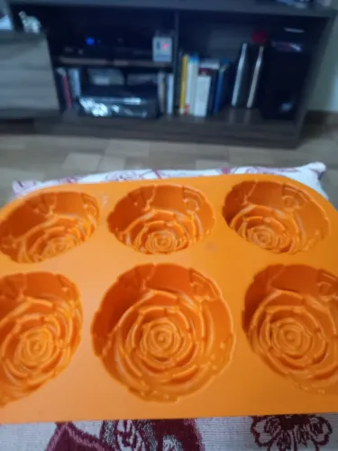 Forma de Silicone para Cupcakes com Design de Rosa
