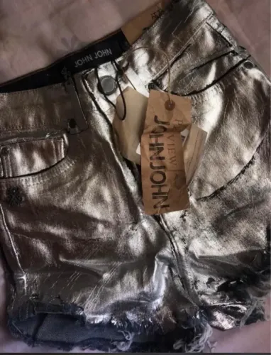 Shorts John John Prateado