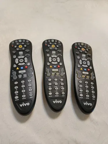 Controle remoto usado (cada um R$ 20)