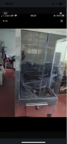 Máquina de frango giratória