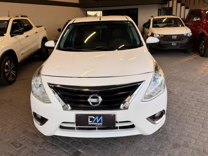 Nissan Versa Unique 1.6 16V Flexstart 4P Aut. 2017