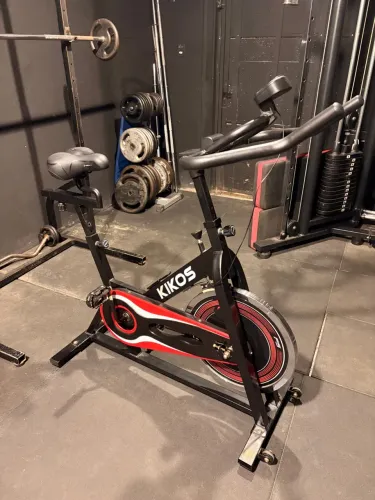 Bicicleta ergométrica (spinning) Kikos