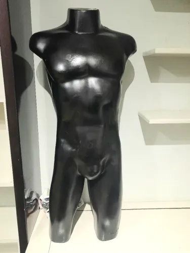 Manequin Busto Torso 3/4 Masculino Fibra De Vidro.<br>Retirar no Boqueirão-Curitiba-PR.