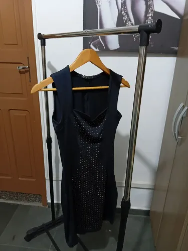 Vestido preto com brilho