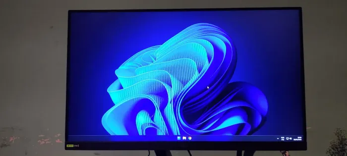 Monitor LG ultragear 24" 180hz + Braço articulado