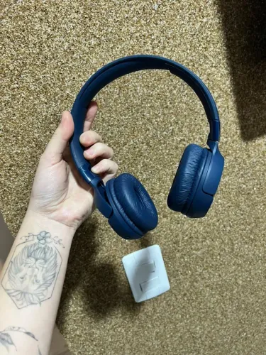 Fone de ouvido JBL semi novo