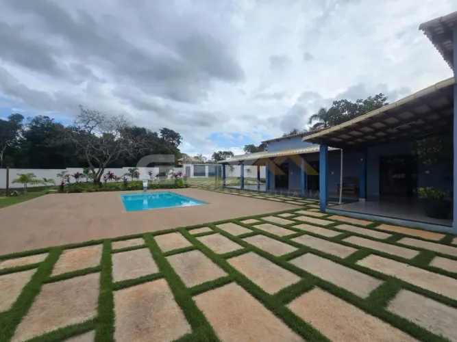 Chácara à venda de porteira fechada em Marilândia com piscina e sauna.