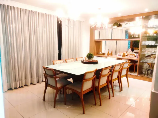 Sobrado em Cond. Fechado, 3 suítes, lazer completo, piscina, quadra, academia, localização