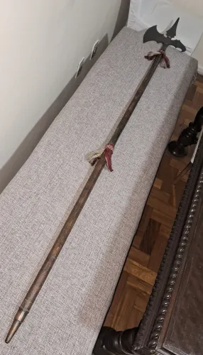 Item de decoração Alabarda Medieval Espanhola / Toledo - 210 cm - montada/ divide 3 partes