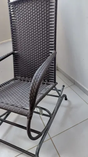 Vendo cadeira de balanço em fibra