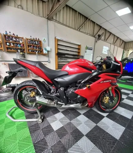 Linda CBR 600F