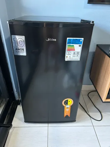 Frigobar Midea 93L Preto 220V Classe A