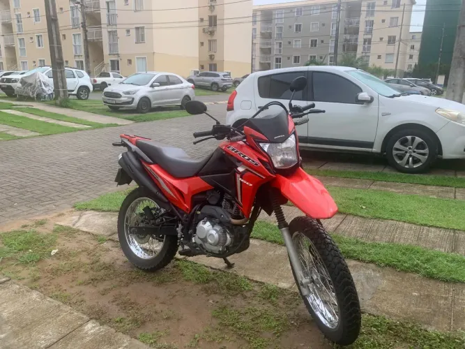 MOTO DISPONÍVEL PARA LOCAÇÃO