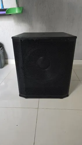 Caixa Subwofer 18" NHL