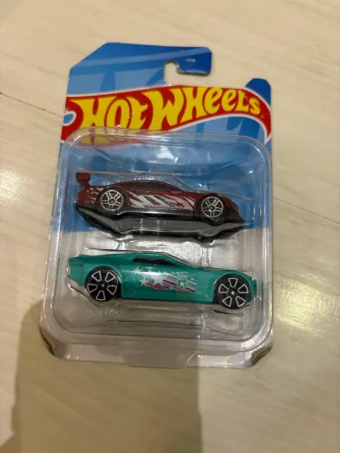 Carrinhos hotwheels novos