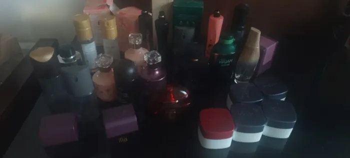 Embalagens vazias de perfume