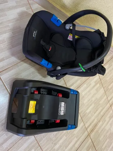 ?Conjunto Bebê Conforto com Base para Carro Burigotto Touring X de 0 até 13 Kg Preto