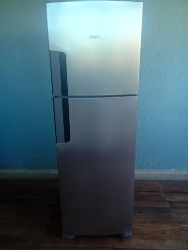 Vendo geladeira console funcionando perfeitamente com 1 ano de uso