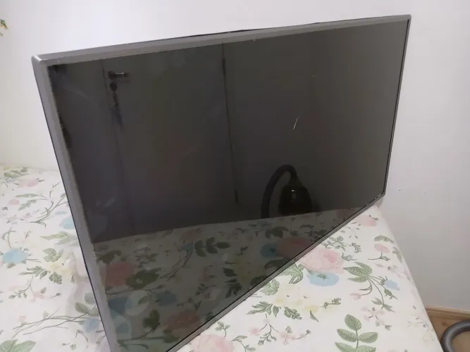 Tv lg 50 polegadas com tela trincada, 