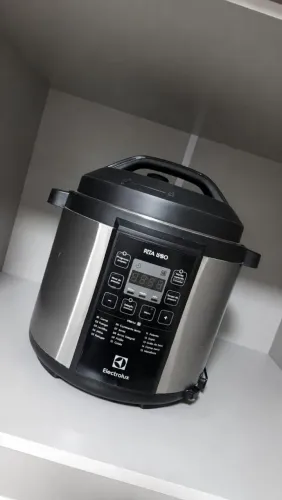 Panela de pressão elétrica
