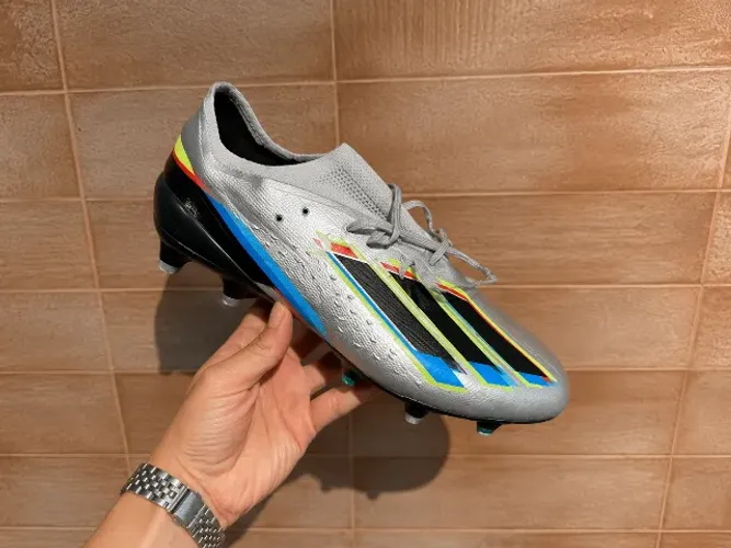 Chuteira Adidas de Campo Masculina - Nova - R$399