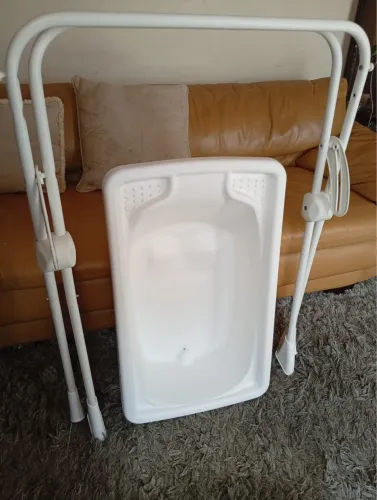 Banheiro com suporte  Burigotto branco em ótimo estado 