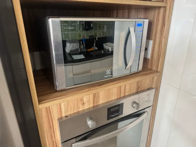 Microondas Eletrolux Blue Touch, MEC 41, INOX com 31 L - Excelente Estado! ACEITO CARTÃO