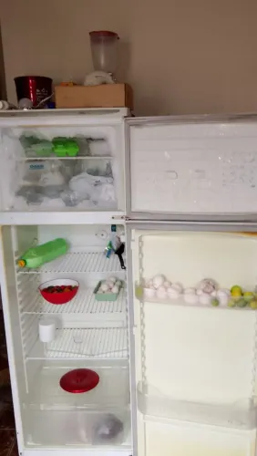 Vendo geladeira Dako gelo serco