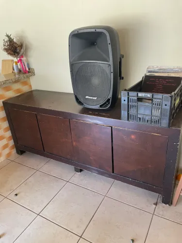 Armário madeira de lei