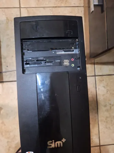 Gabinete("cpu") simples preta