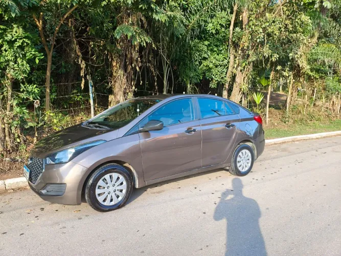 Hyundai HB20S Unique 1.0 Flex 12V Mec. 2019
