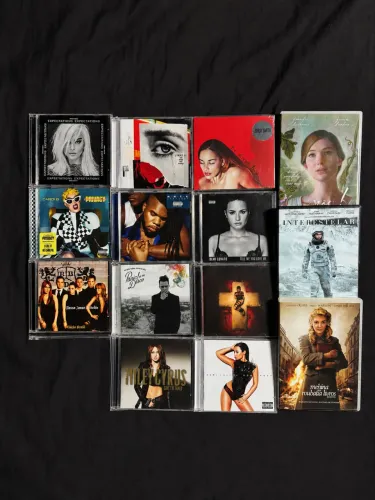 lote cd internacional pop rbd miley cyrus jorja smith bebe rexha demi lovato