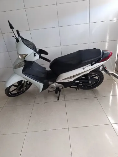Moto em perfeita condições pegar e rodar