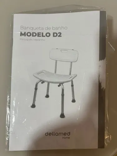 Banco de banho Dellamed D2 com encosto e altura ajustável