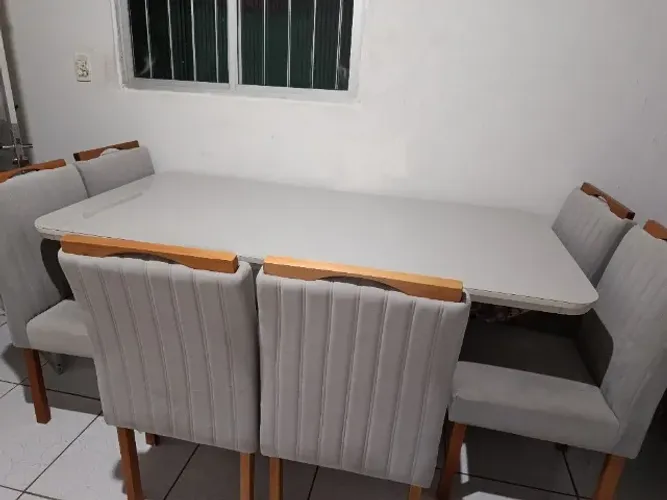 Mesa de jantar 6 cadeiras semi nova