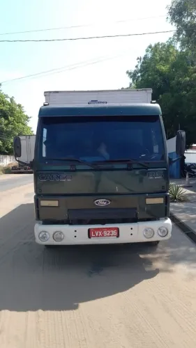 Caminhão Ford cargo