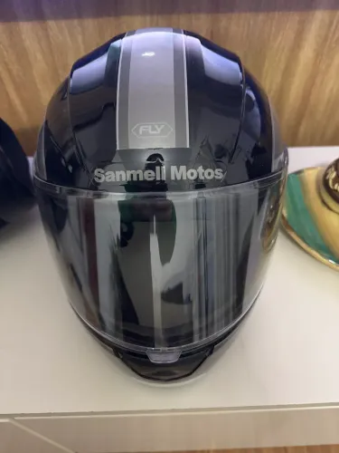 Capacete fechado novo tamanho 58