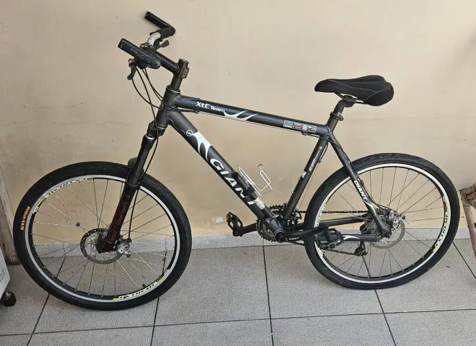 Bicicleta MTB GIANT XTREME aro 26 grupo Shimano Deore