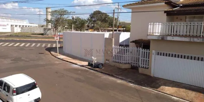 Casa para venda com 420 m² e 3 quartos em Cidade Jardim, Bariri - SP