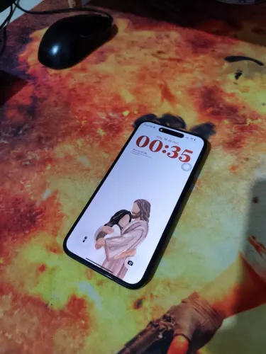 iPhone 16 Plus